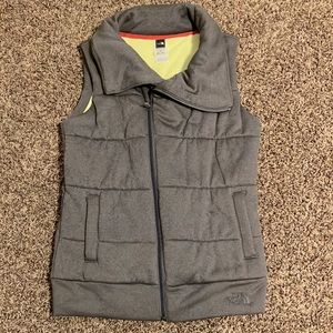 North Face zip up vest, size small, EUC